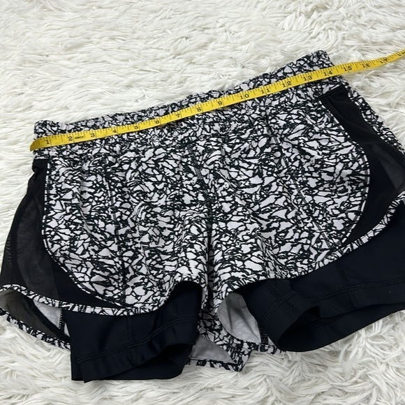 Lululemon Work Out To Water Short Ice Breaker White Black / Black - Picture 2 of 6